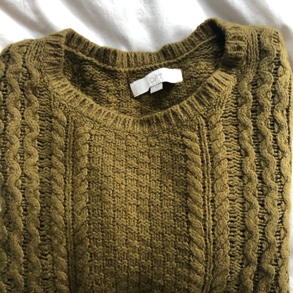 LOFT Sweaters - Olive Loft Chunky Cableknit 3/4 Sleeve Sweater